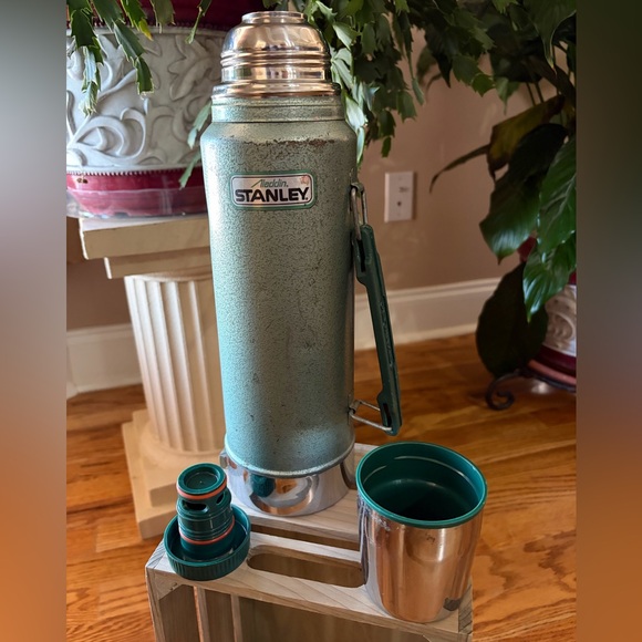 Stanley Vintage Aladdin Green Vacuum Bottle Thermos 1 Quart - Picture 2 of 7